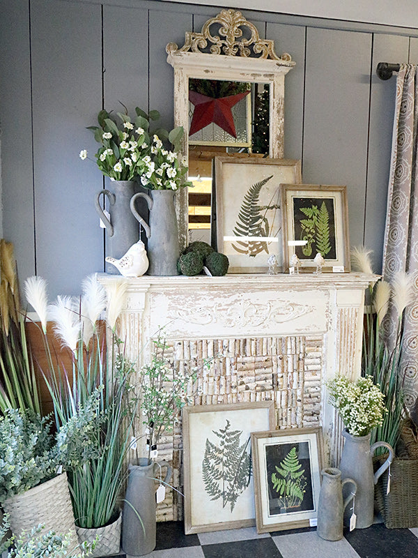 How to Decorate a Mantel