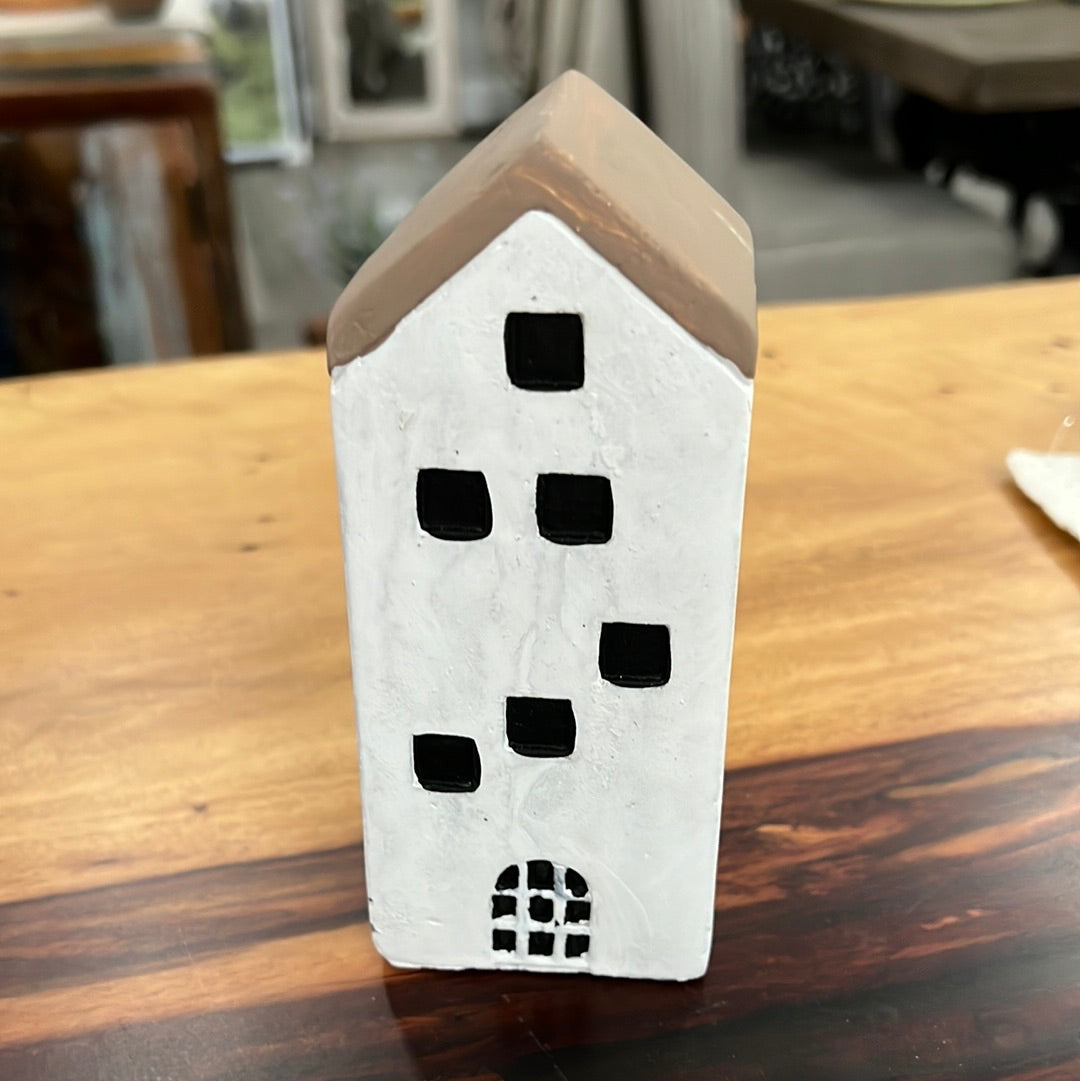 5.7" TALL DECORATIVE CEMENT HOUSE