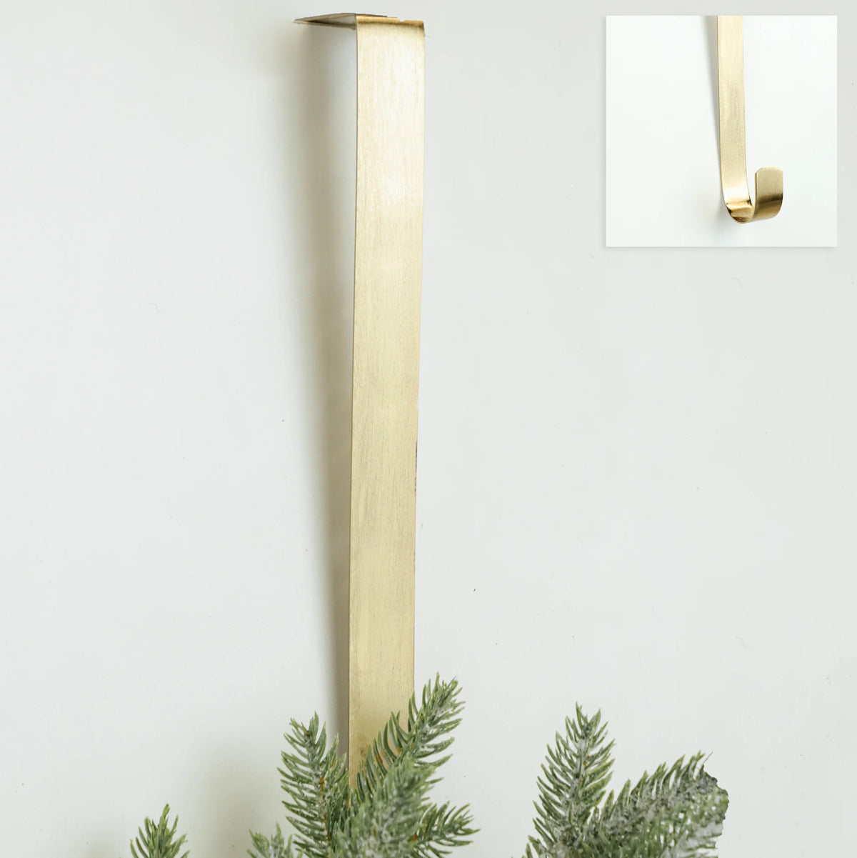 14" GOLD WREATH  HANGER