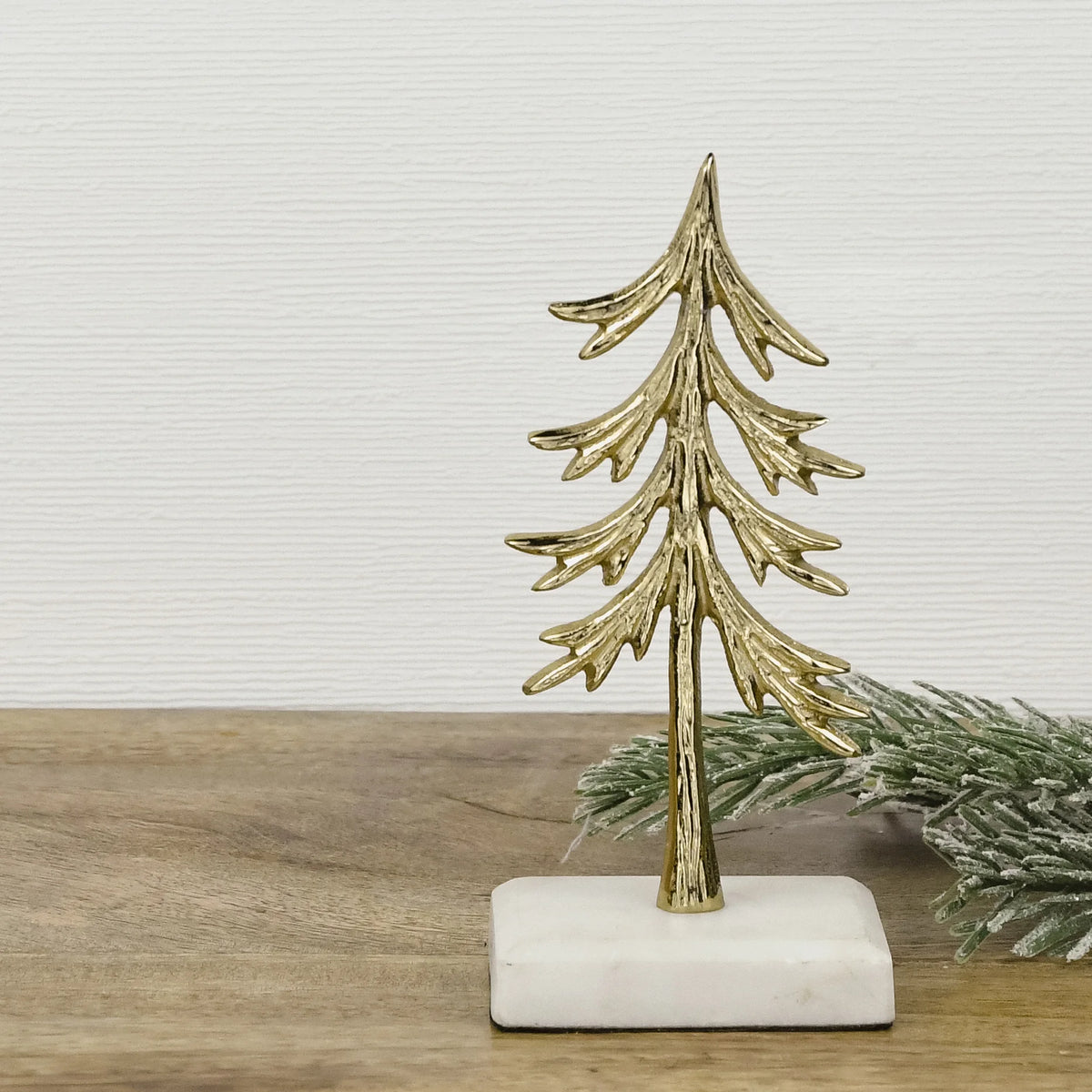 8.66" METAL TREE ON  BASE
