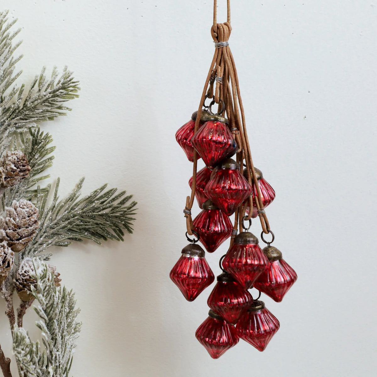 10 PC RED ORNAMENT BUNCH