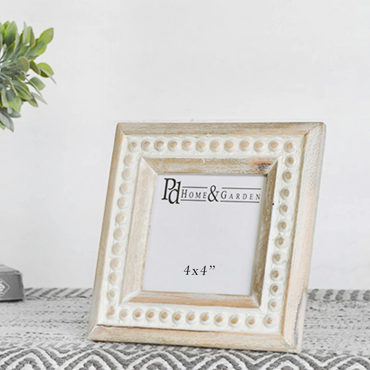 DISTRESSED WHT BEADED FRAME